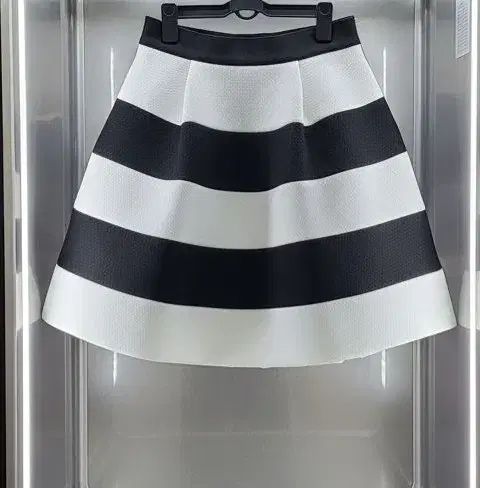 LUCKY CHOUETTE ストライプ フ スカート 38 580 000ウォン