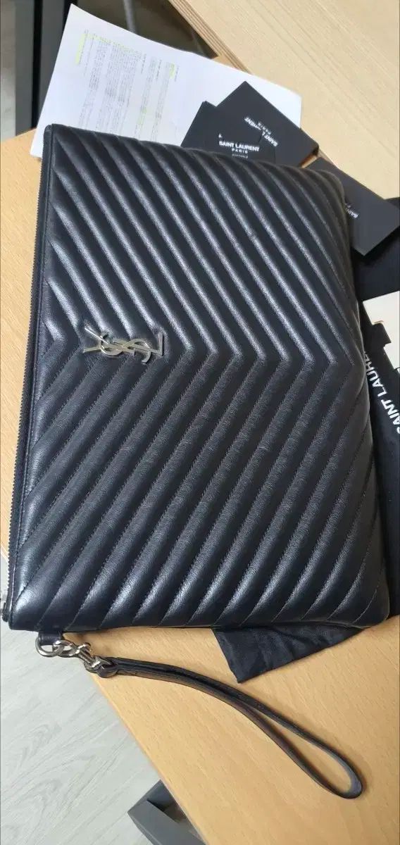 イヴ サンローラン サンローラン クラッチバッグ クラッチバッグ ラージ S級 鑑定書O