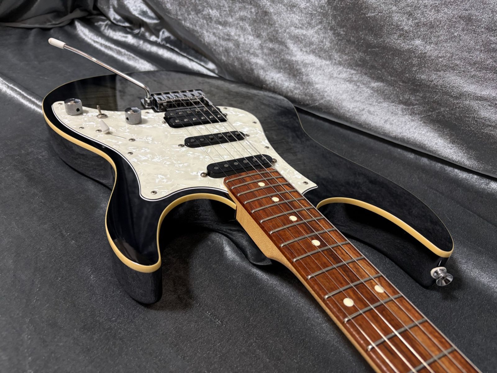 フジゲン セイモアダンカンPU搭載