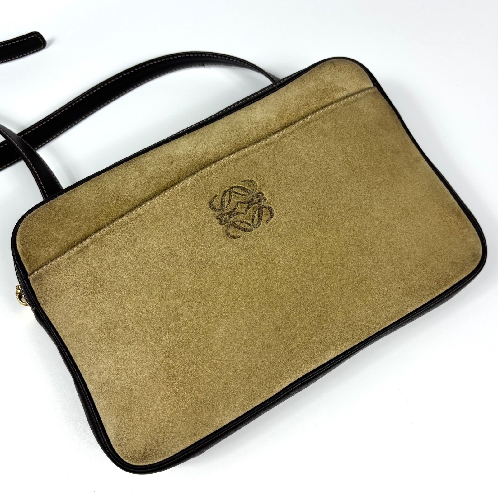 ロエベ LOEWE アナグラム ロゴ ショルダーバッグ ポシェット 斜め掛け