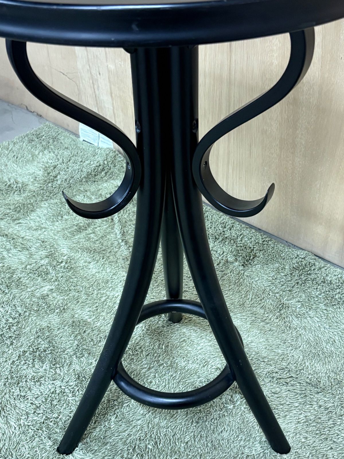 GL104 山口県下松市より 美しい曲木のテーブル 秋田木工 IDC大塚家具 幅45cm 奥45cm 高68cm MARWIL-DEMENAGEMENTS_CH