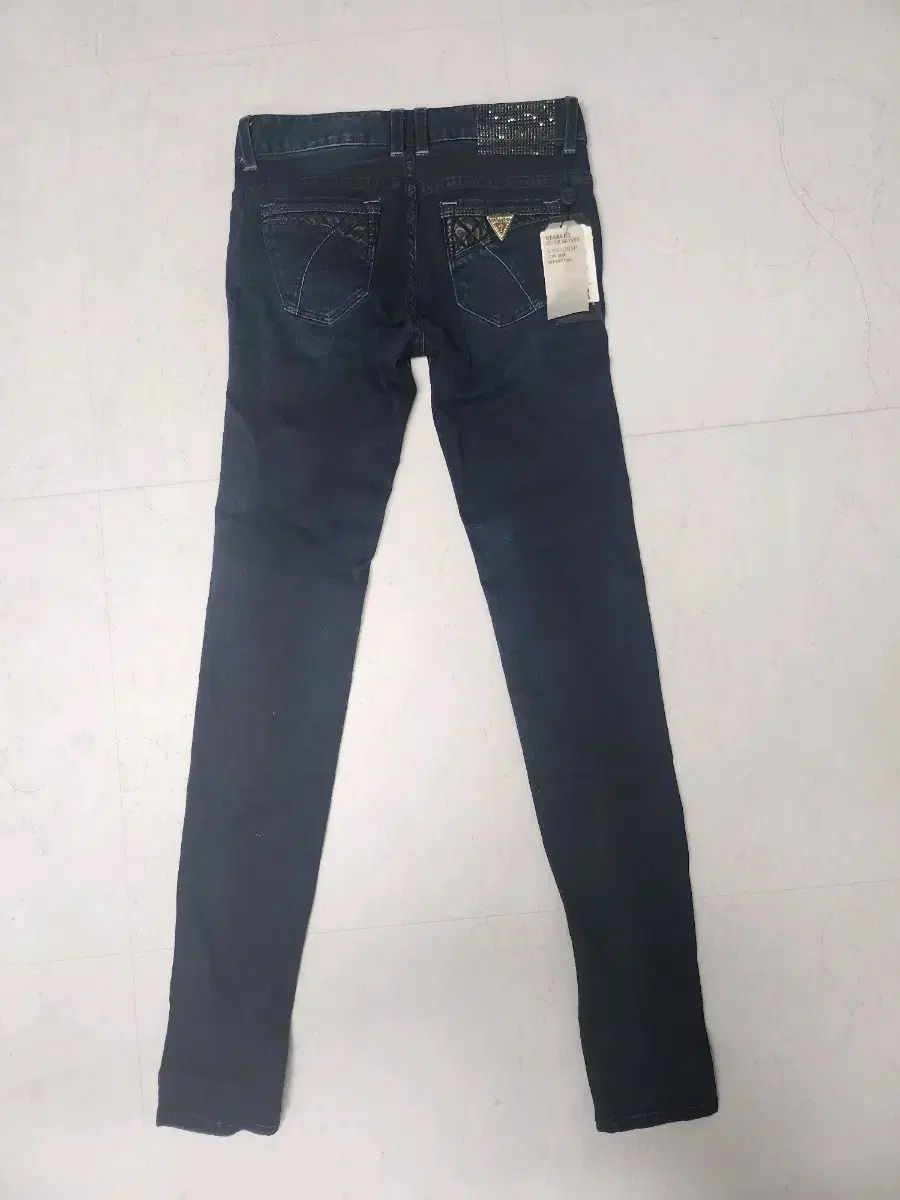 GUESS ゲス Starlet ブラック デニム スキニージーン 25