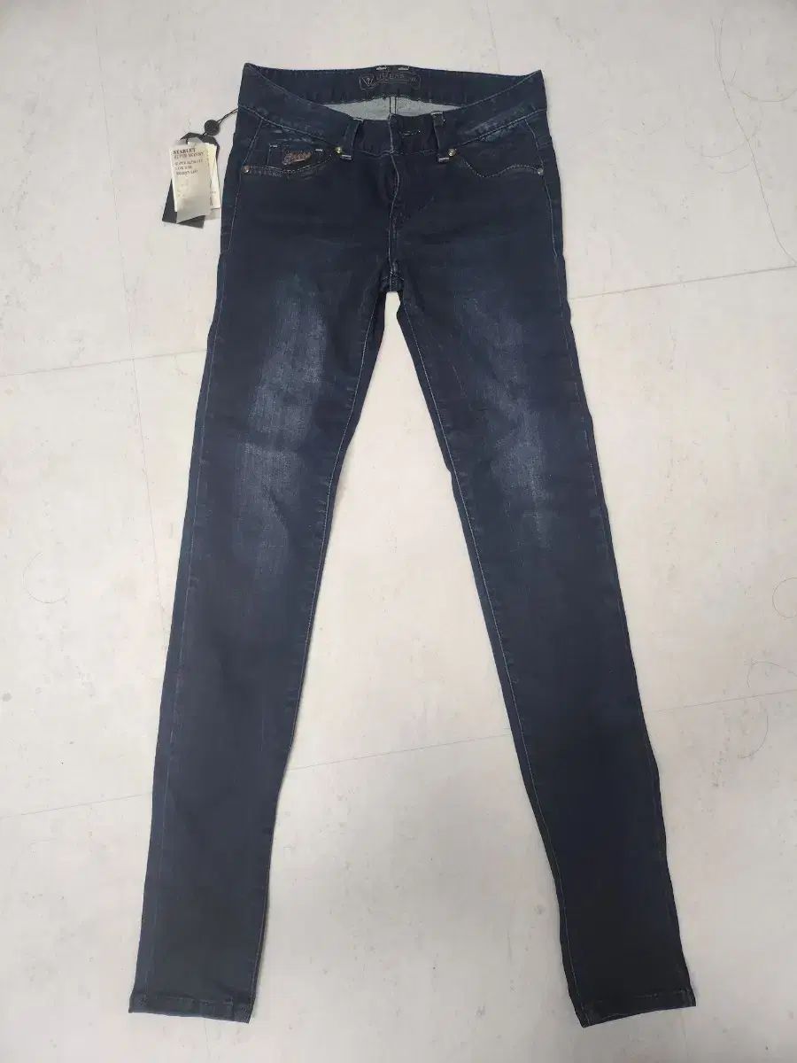 GUESS ゲス Starlet ブラック デニム スキニージーン 25