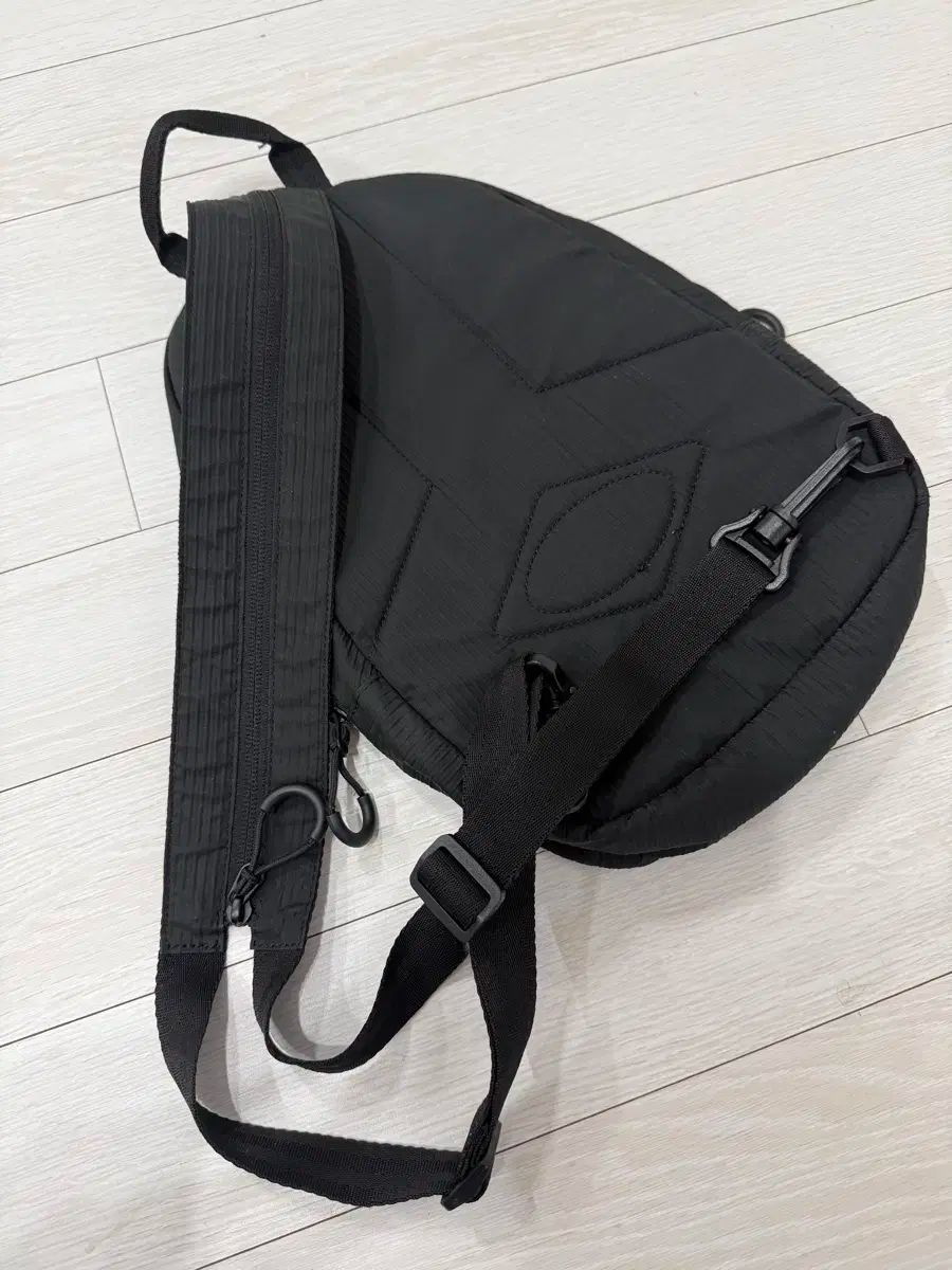 メッシュ スリングバック