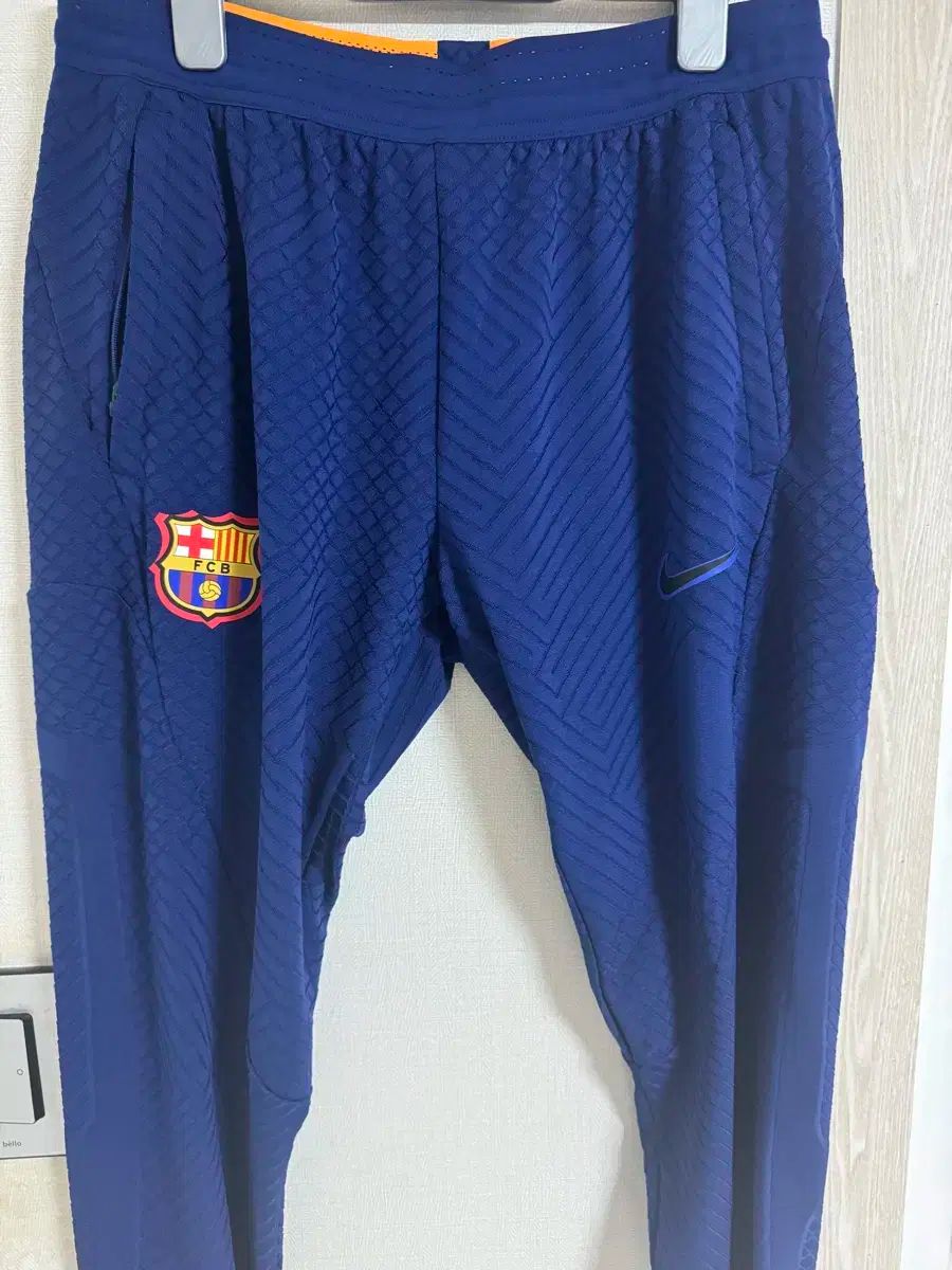 ナイキ FC バルセロナ adv トレーナー ズボン ネイビー