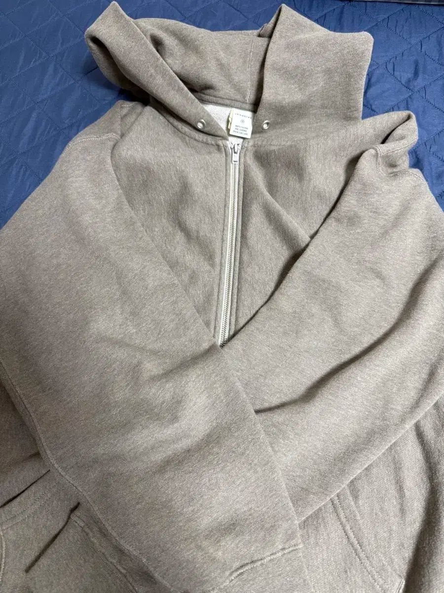 L カーキフーディー ジップアップ セージ