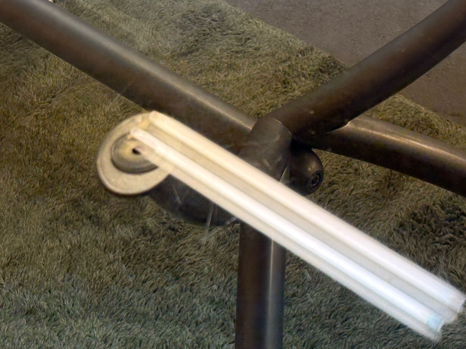 ガラステーブル カリガリス