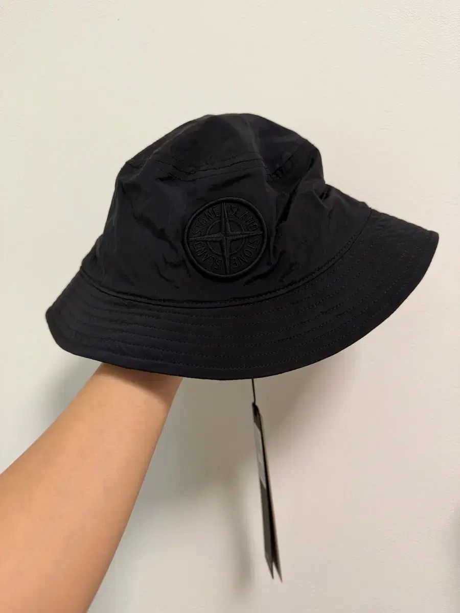 STONE ISLAND ストーンアイランド ブラック ナイロン バケットハット 25SS