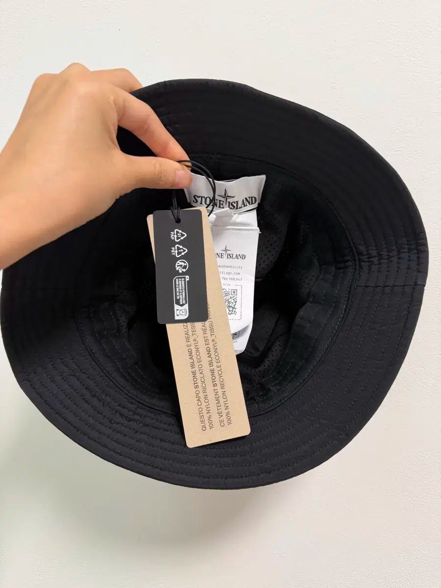 STONE ISLAND ストーンアイランド ブラック ナイロン バケットハット 25 SS