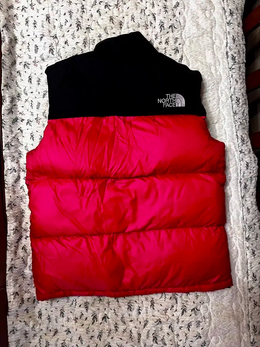 95 THE NORTH FACE ザノースフェイス ダウンベスト レッド