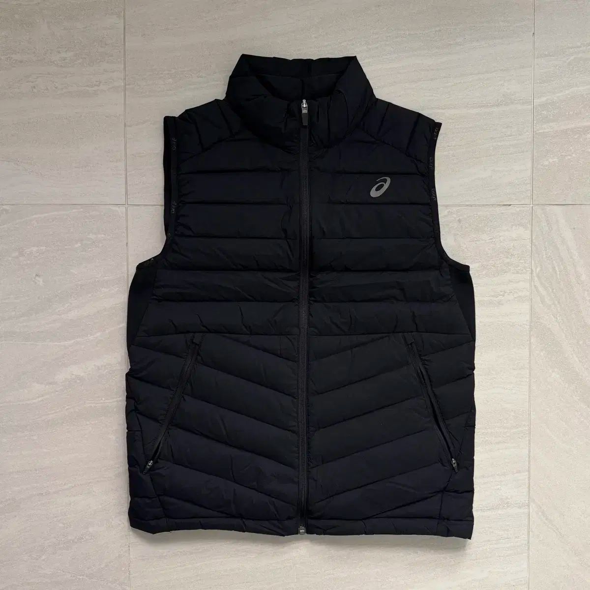 アシックス ライトウェイト ダウン ベスト