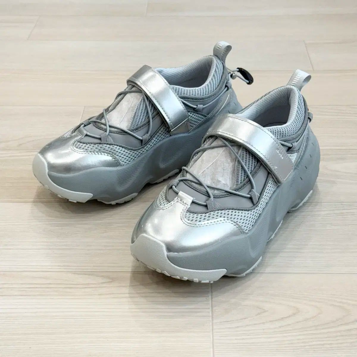  トラディショナル ウェザーウェア ブリン バックル スニーカー V 2 メリージェーン シルバー フラットシューズ バレエシューズ パンプス