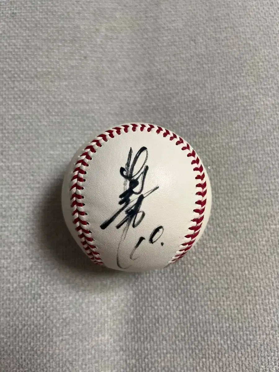 阿部慎之助 読売シーズン권 贈呈 記念球 サイン入り WWW_SMP1DAWEKUDUS_SCH_ID