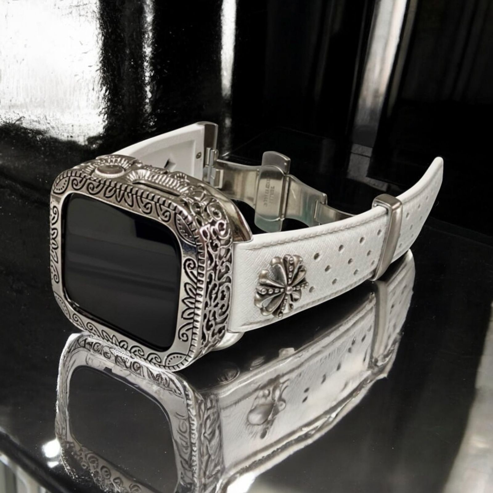 アップルウォッチカバーケース Apple Watchラバーバンドベルト アラベスク フッ素ラバー コンチョ付き 225