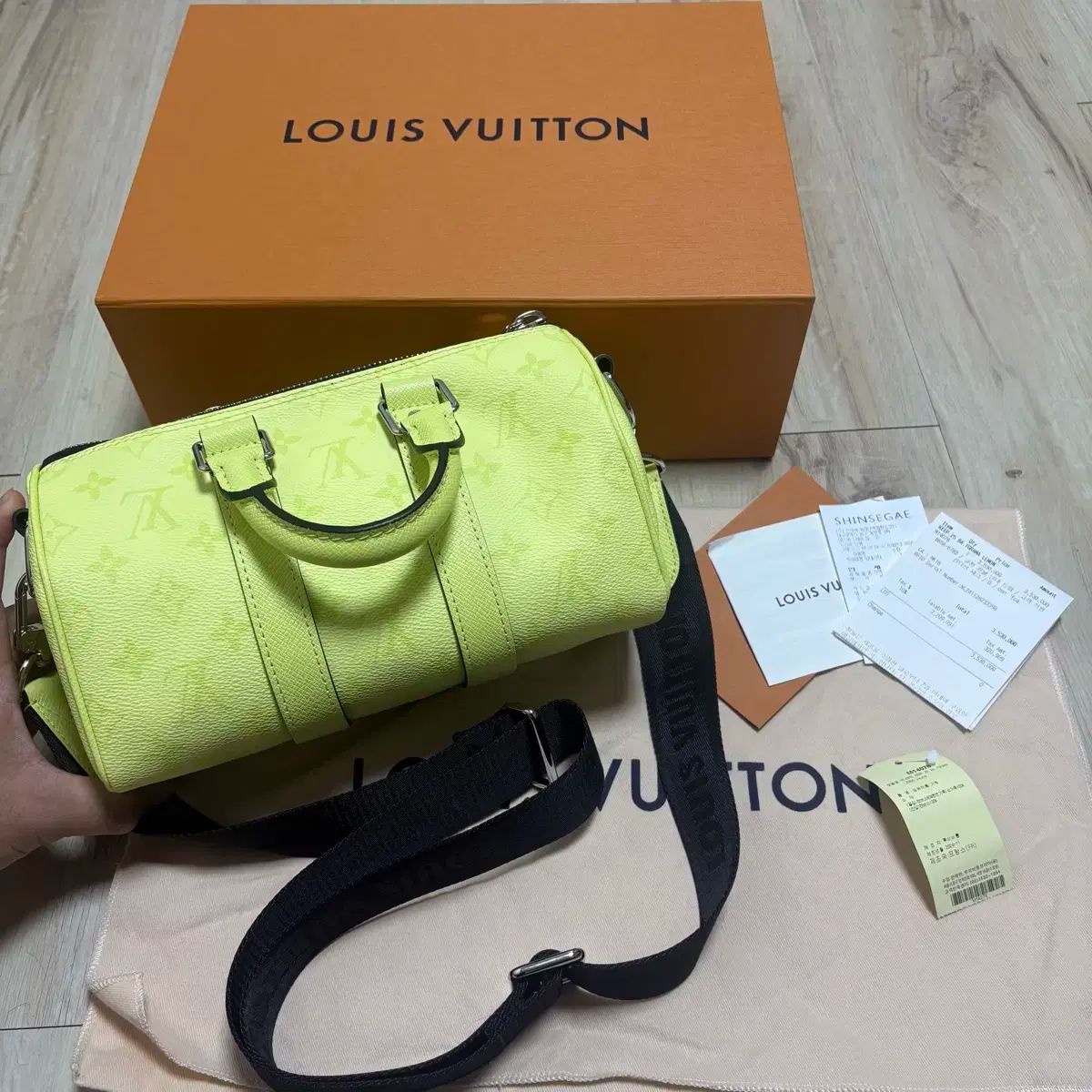 百貨店 Louis Vuitton キーポル バンドリエール 25 レモン