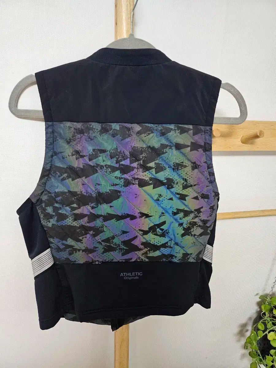 デサントゴルフ キルティング ベスト 反射パータン レディース 95