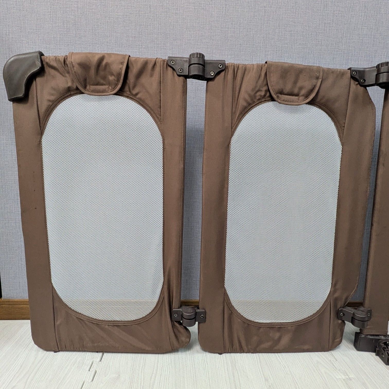 ブラウン フェンス