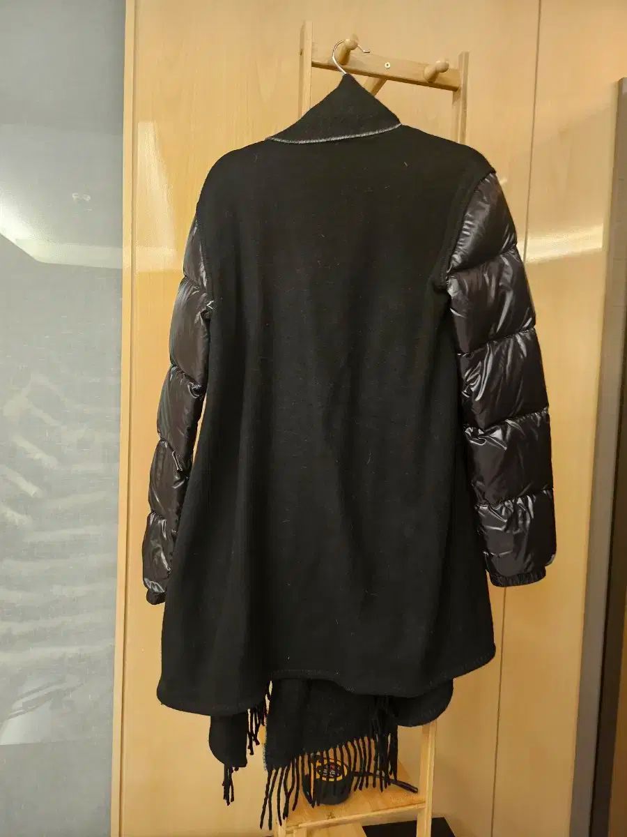 モンクレール マフラーダウン