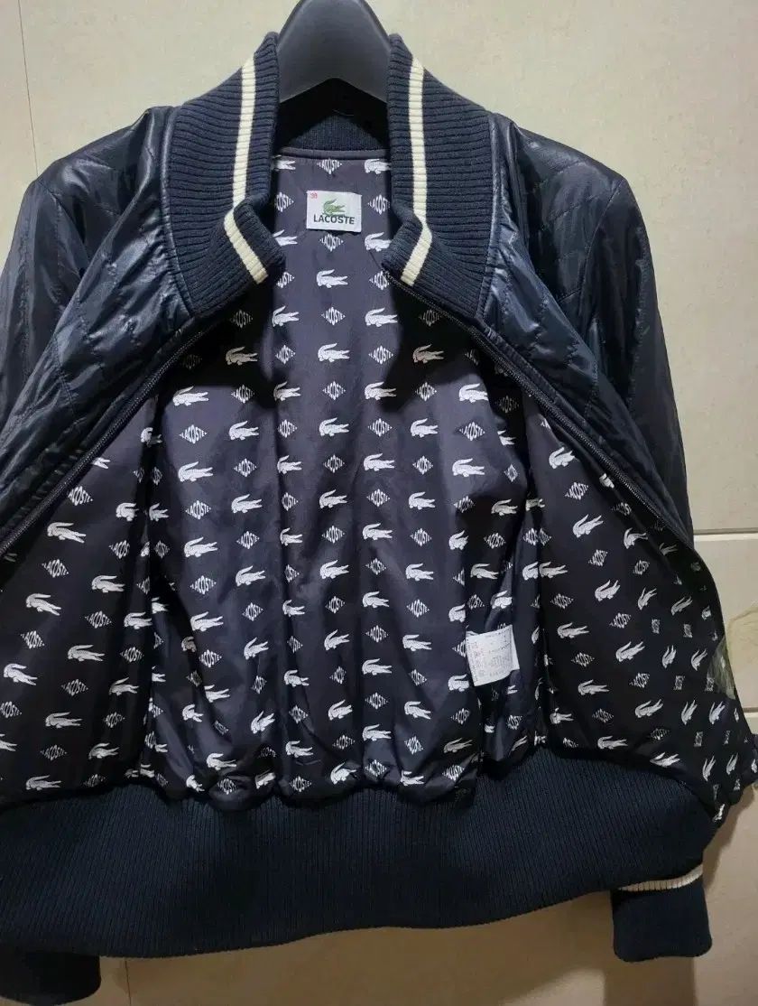 キルティングジップアップ