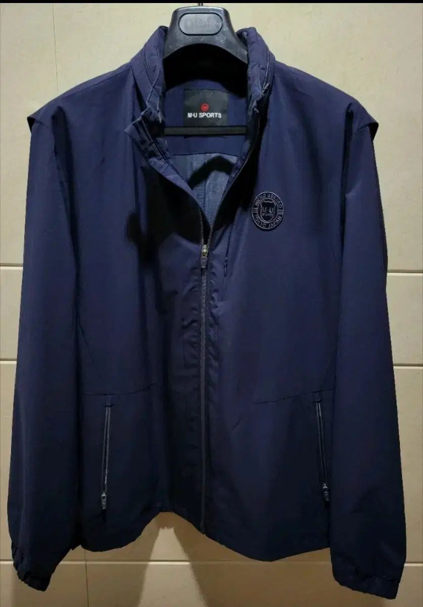 エムユースポーツ ウィンドブレーカー ジップアップ 105