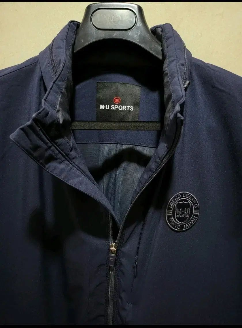 ジップアップ 105