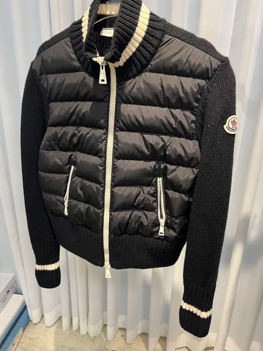 M モンクレール ロゴ レディース ニットダウン ブラック 白