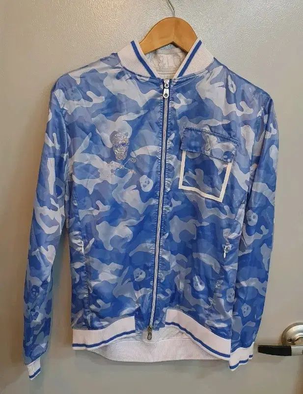 MARK - LONA マークアンドロナ ブルー カモフラ スカル アウター L