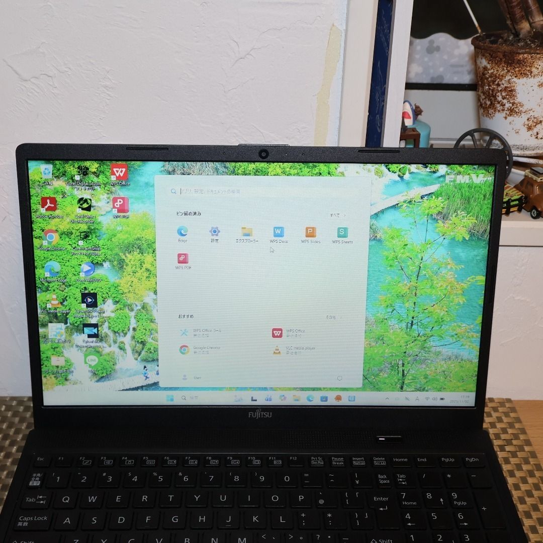  上 Win 11超高年式 SSD メ8 G DVD 無線 カメラ Windowsノート本体 ノートPC