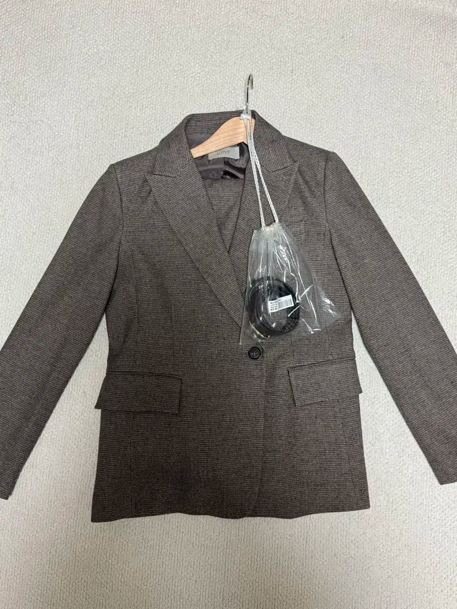 LINE ADDITION レディース スーツ セットアップ