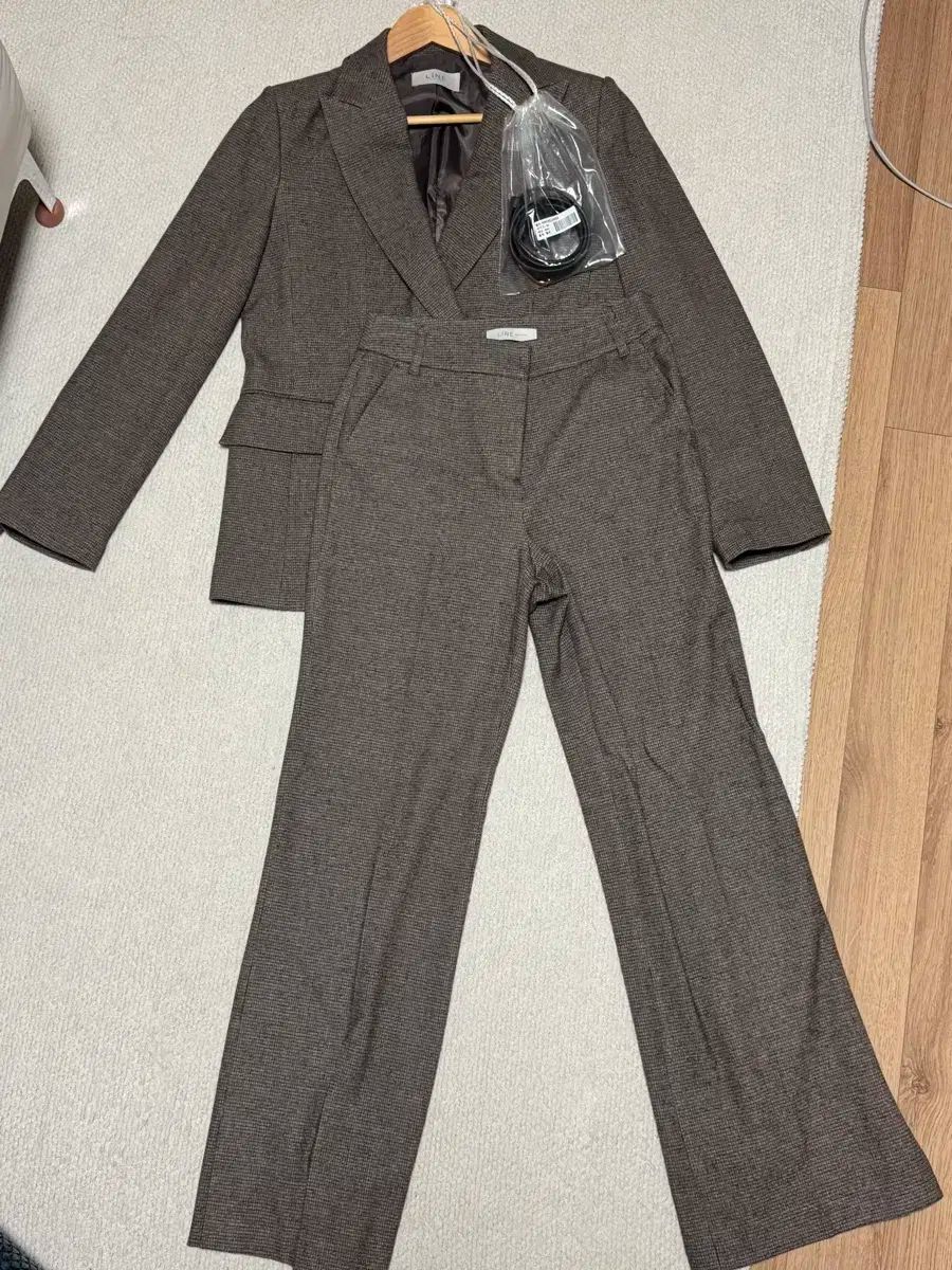 LINE ADDITION レディース スーツ セットアップ