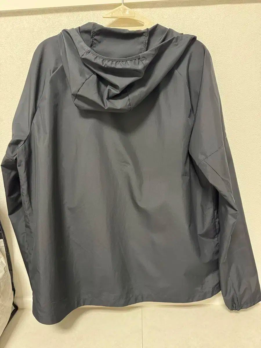 ウィンドブレーカー L
