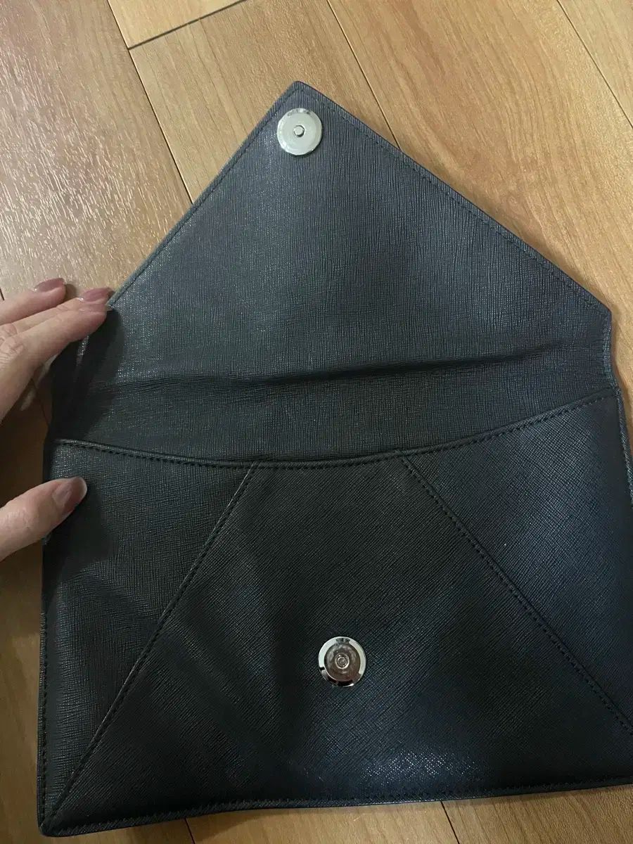 クラッチバッグ