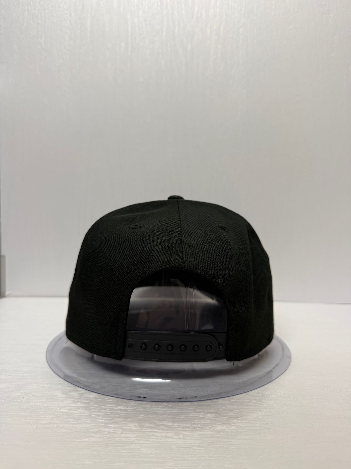 スナップバックキャップ