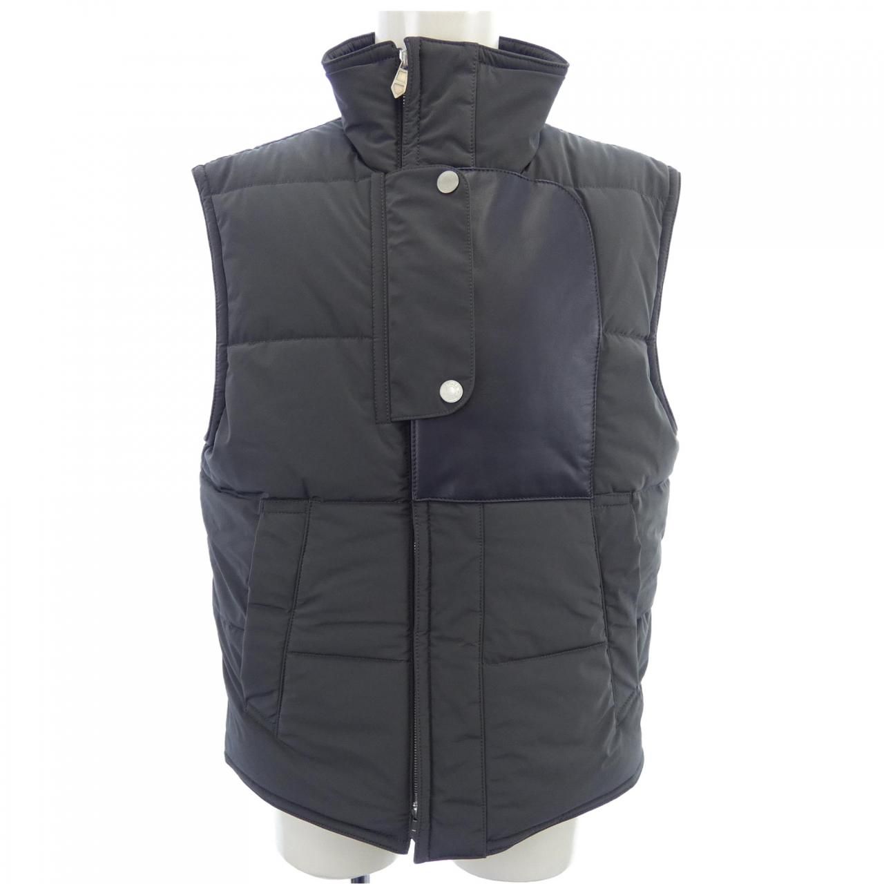 GAUDI 中綿ベスト 　他の商品合わせて11点 GAUDI 中綿ベスト 他の商品合わせて11点 リバーシブル中綿ベスト