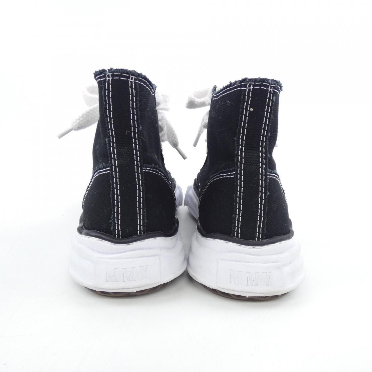 ミハラヤスヒロ MIHARA