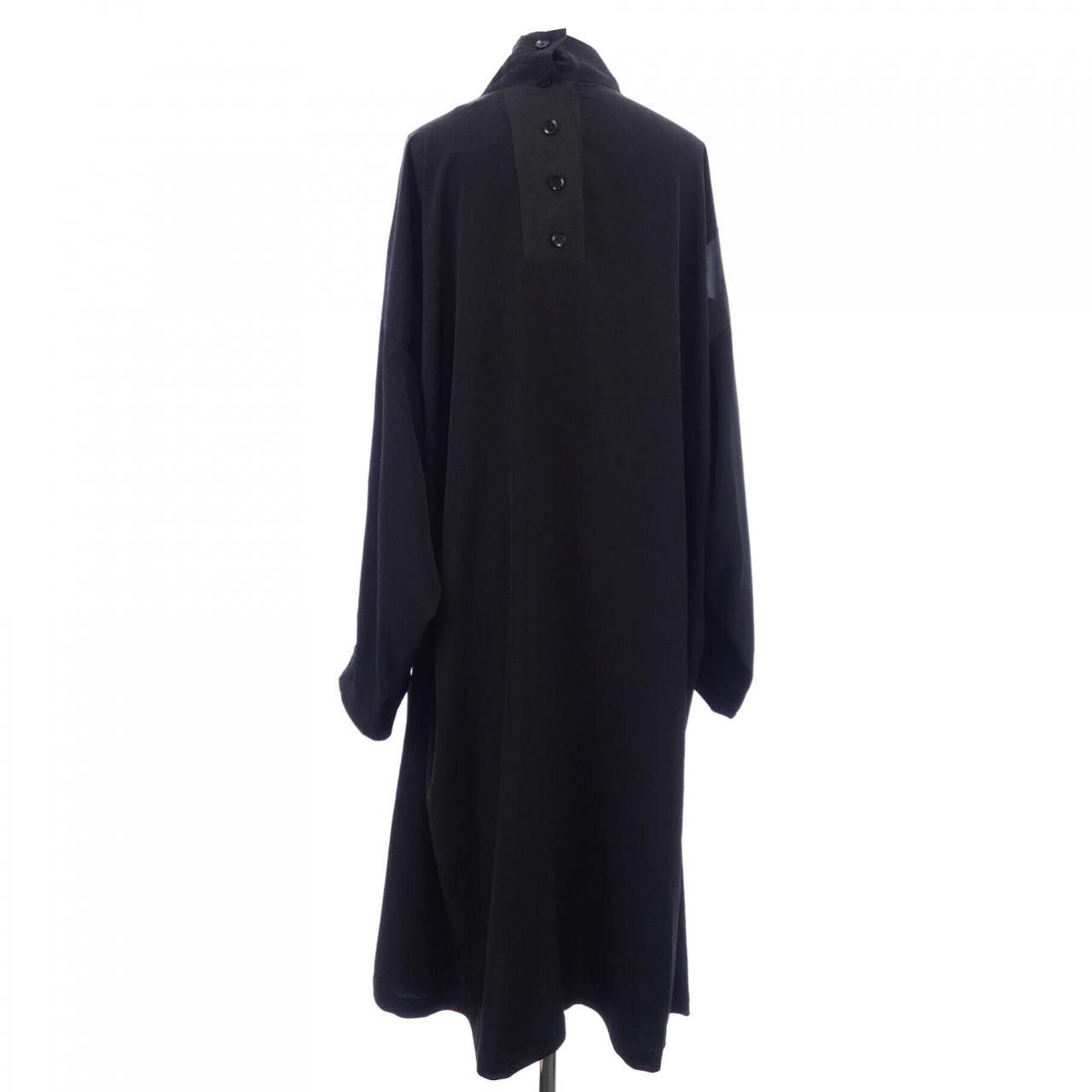 連携のある ヨウジヤマモトプリュスノアール YOHJI YAMAMOTO NOIR NH-C13-806 コート 限定アイテム入荷。