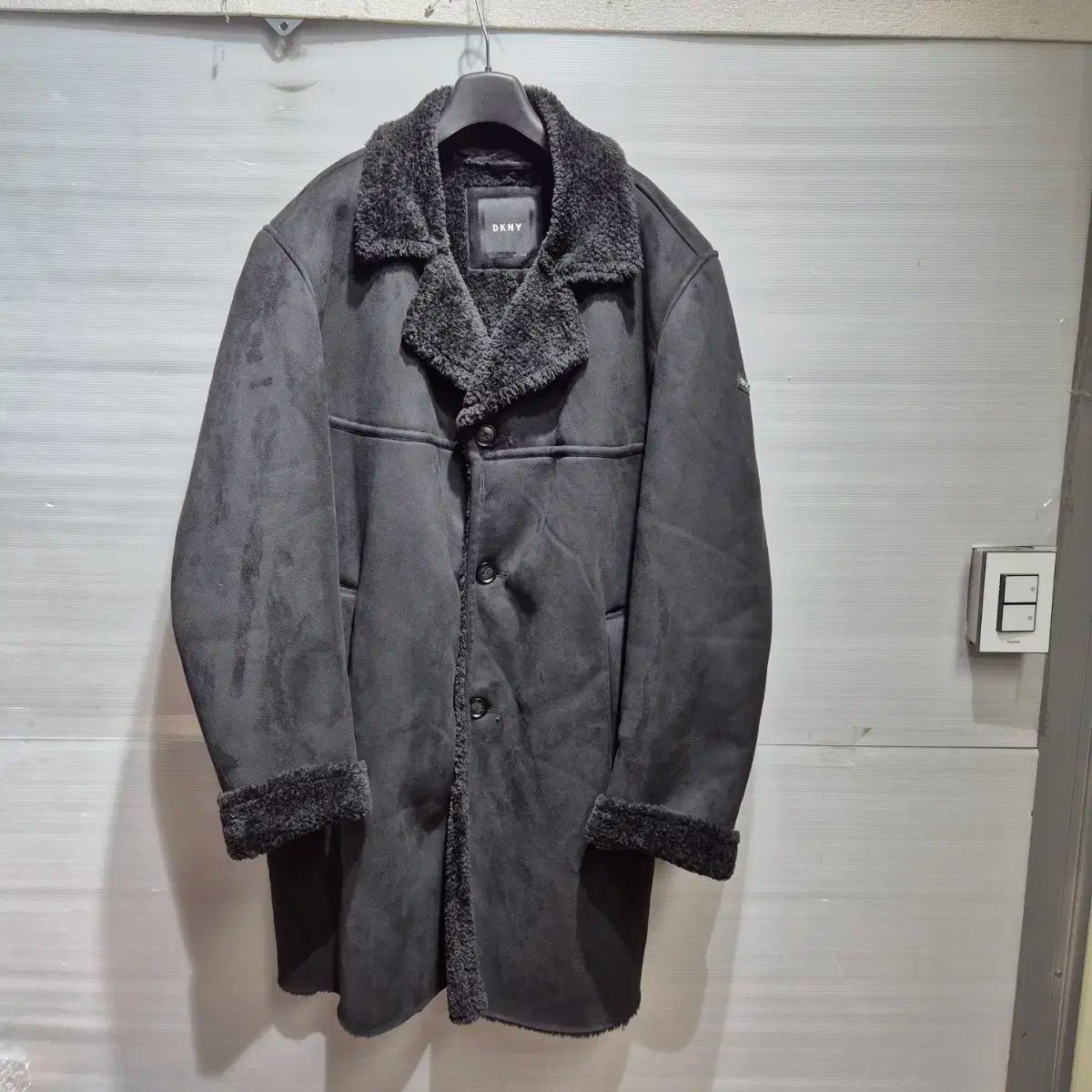 DKNY ブラック スウェード ムートン コート
