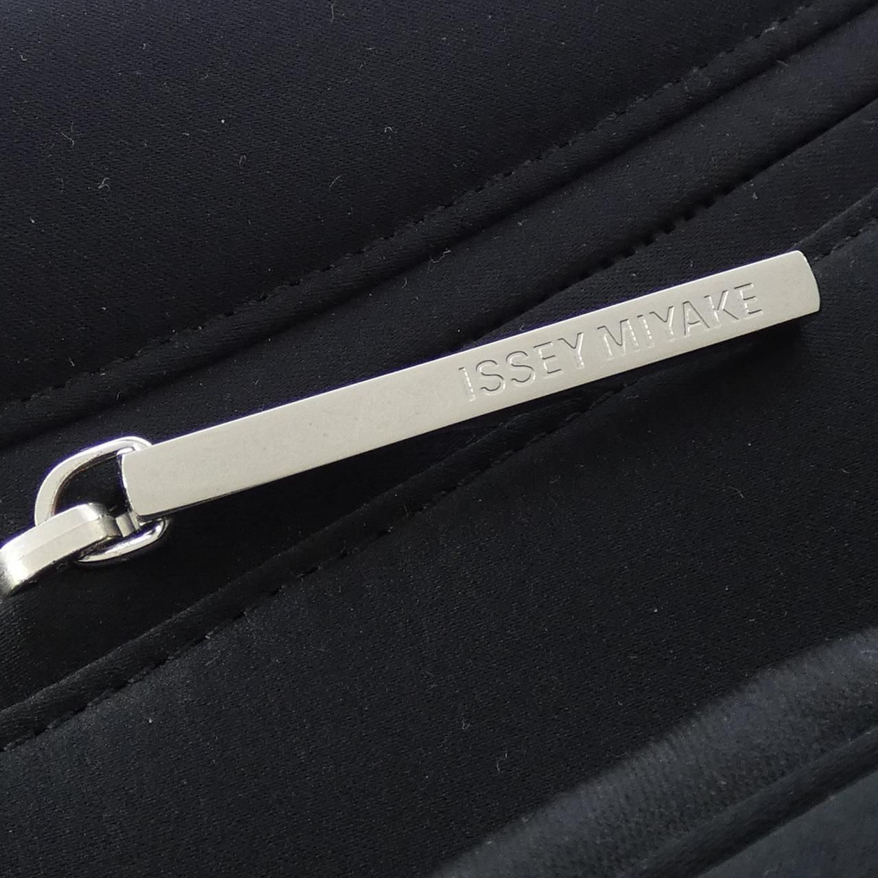 ISSEY MIYAKE
