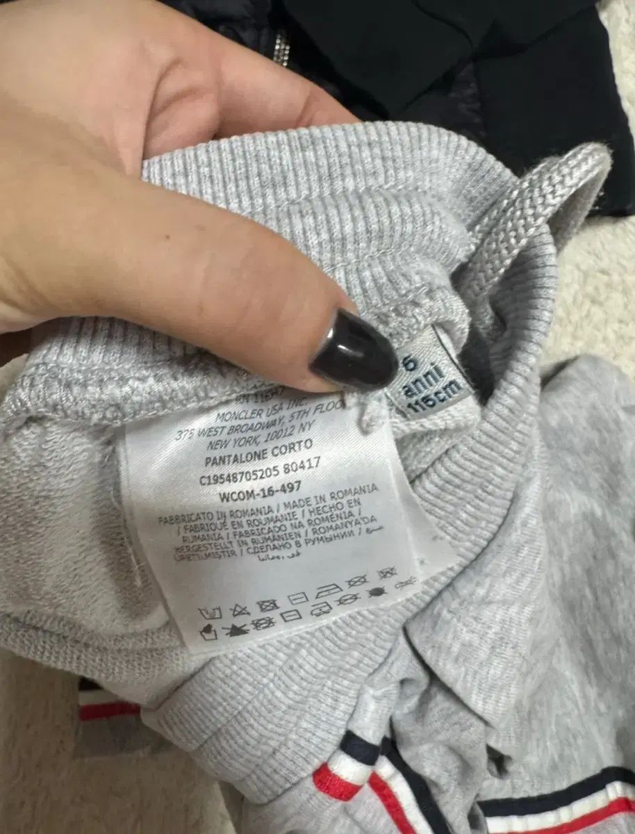  モンクレール キッズ ダウン フードジップアップ ハーフパンツ セット バーバリー 半袖 その他 ジャケット ブルゾン