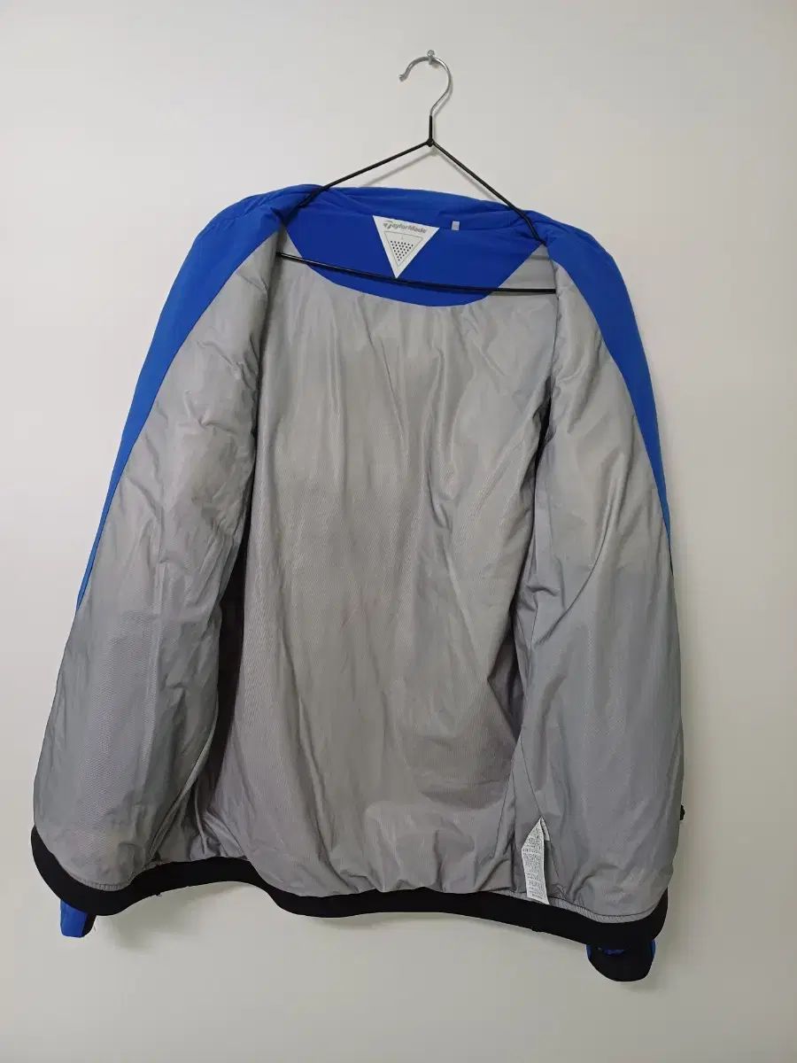 ダウンジャケット ストレッチ加工