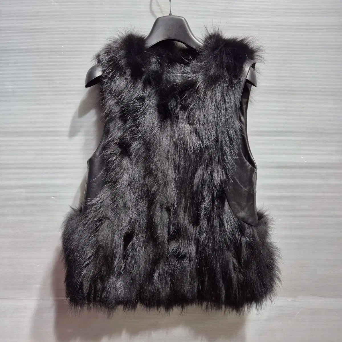 ジーン ブラック ファー ベスト ベスト スタイル