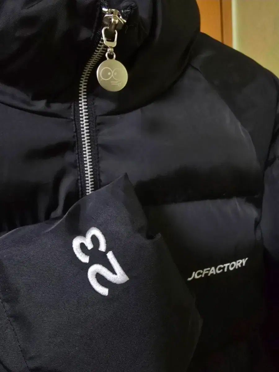 DKZジェチャンショートダウン ファンミーティンググッズ サイン刺繍 꾸미ジッパー