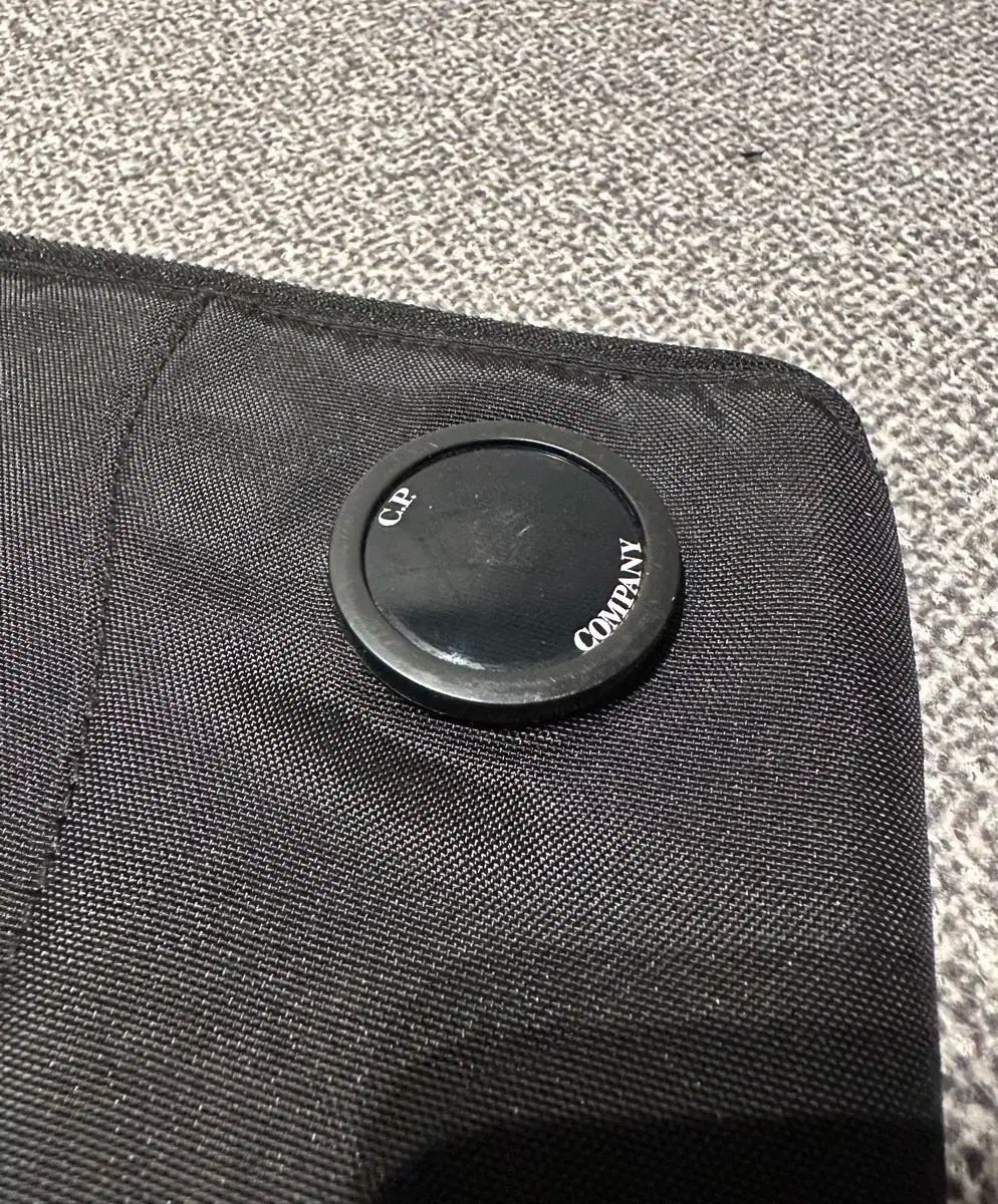 C.P. COMPANY シーピーカンパニー モデル クラッチバッグ