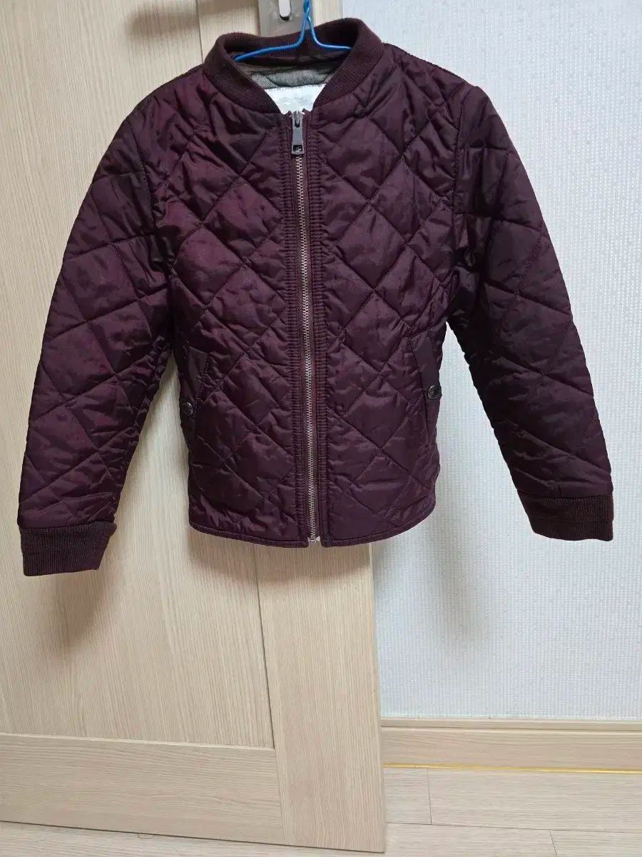 バーバリー キルティング ユア 男の子 ダウンジャケット