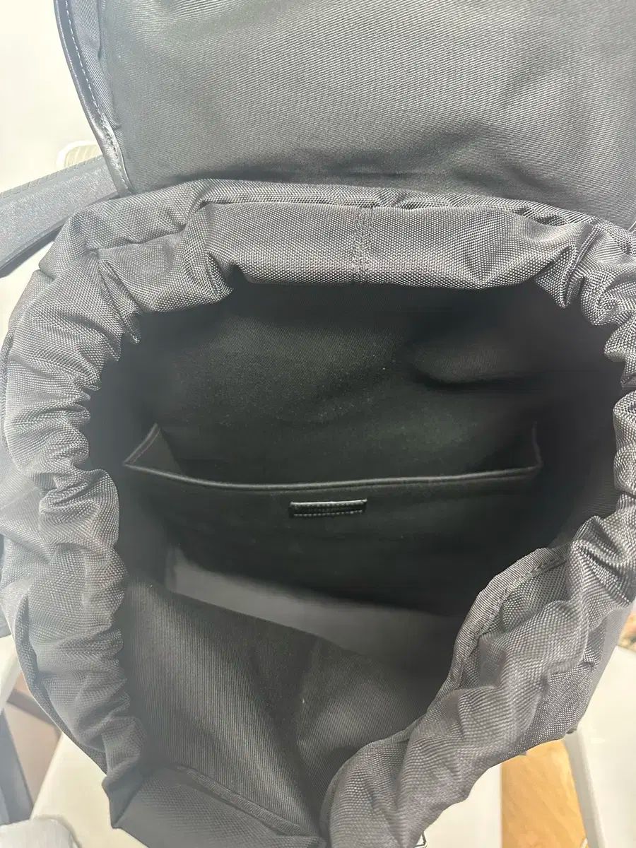 ブラック コーデュラ