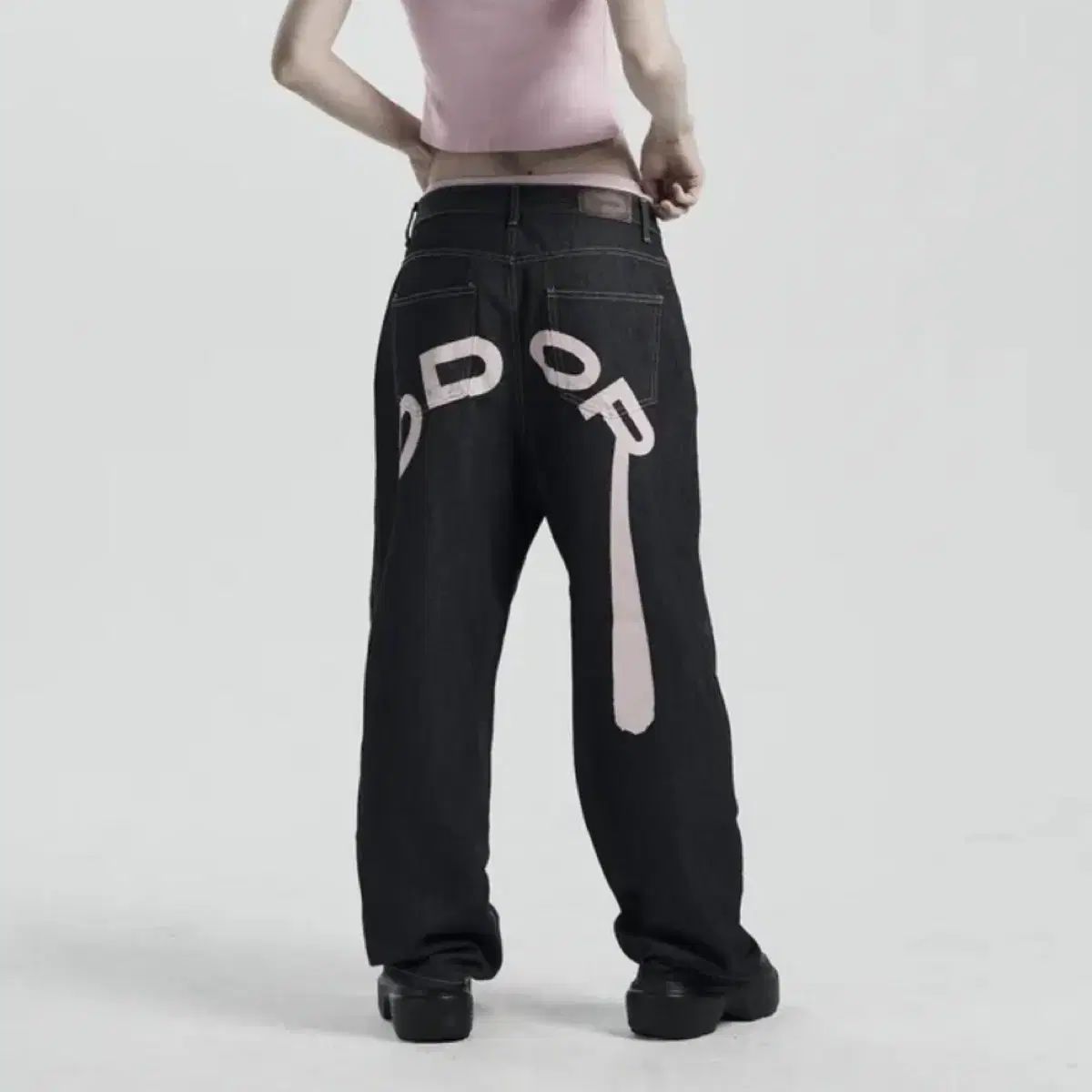 ODOR ロゴ ドロップ デニム パンツ ピンク