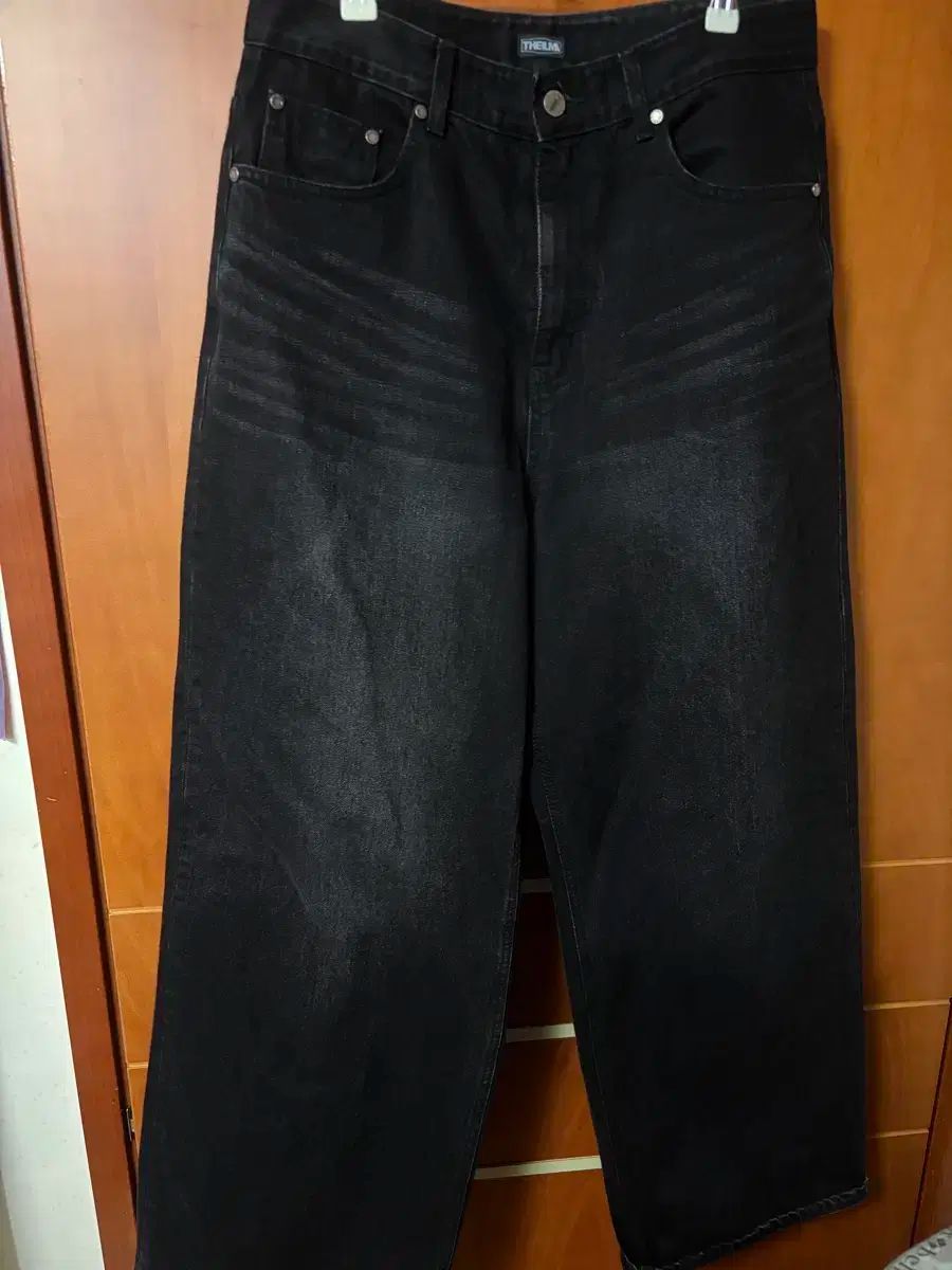 THE ILMA ワイド ブラックジーン