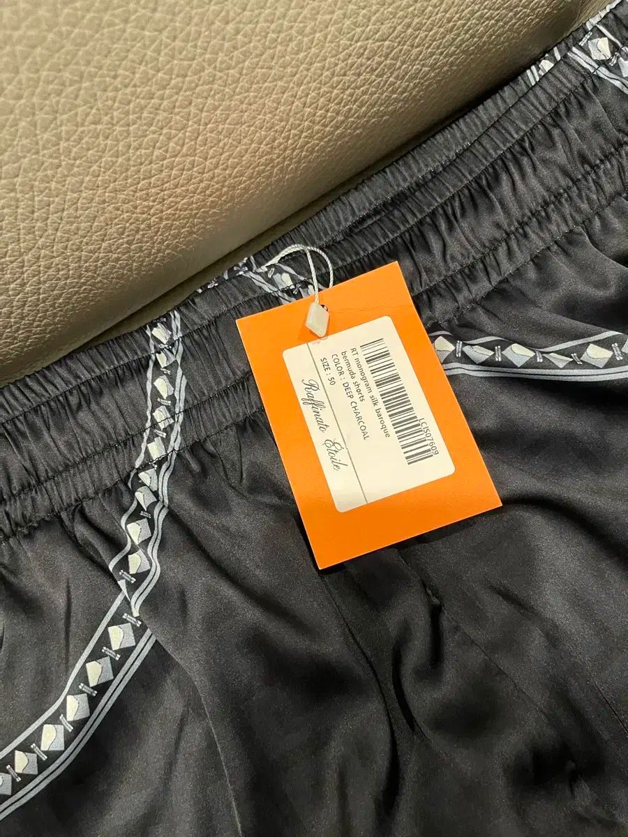 ラフィナート シルキー バミューダ パンツ