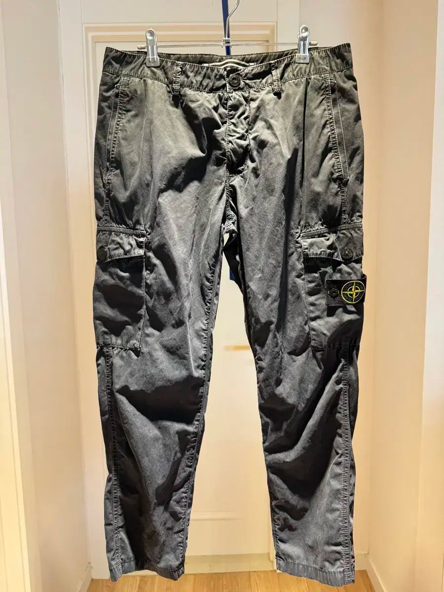 STONE ISLAND ストーンアイランド カーゴ ズボン ブラック 32サイズ