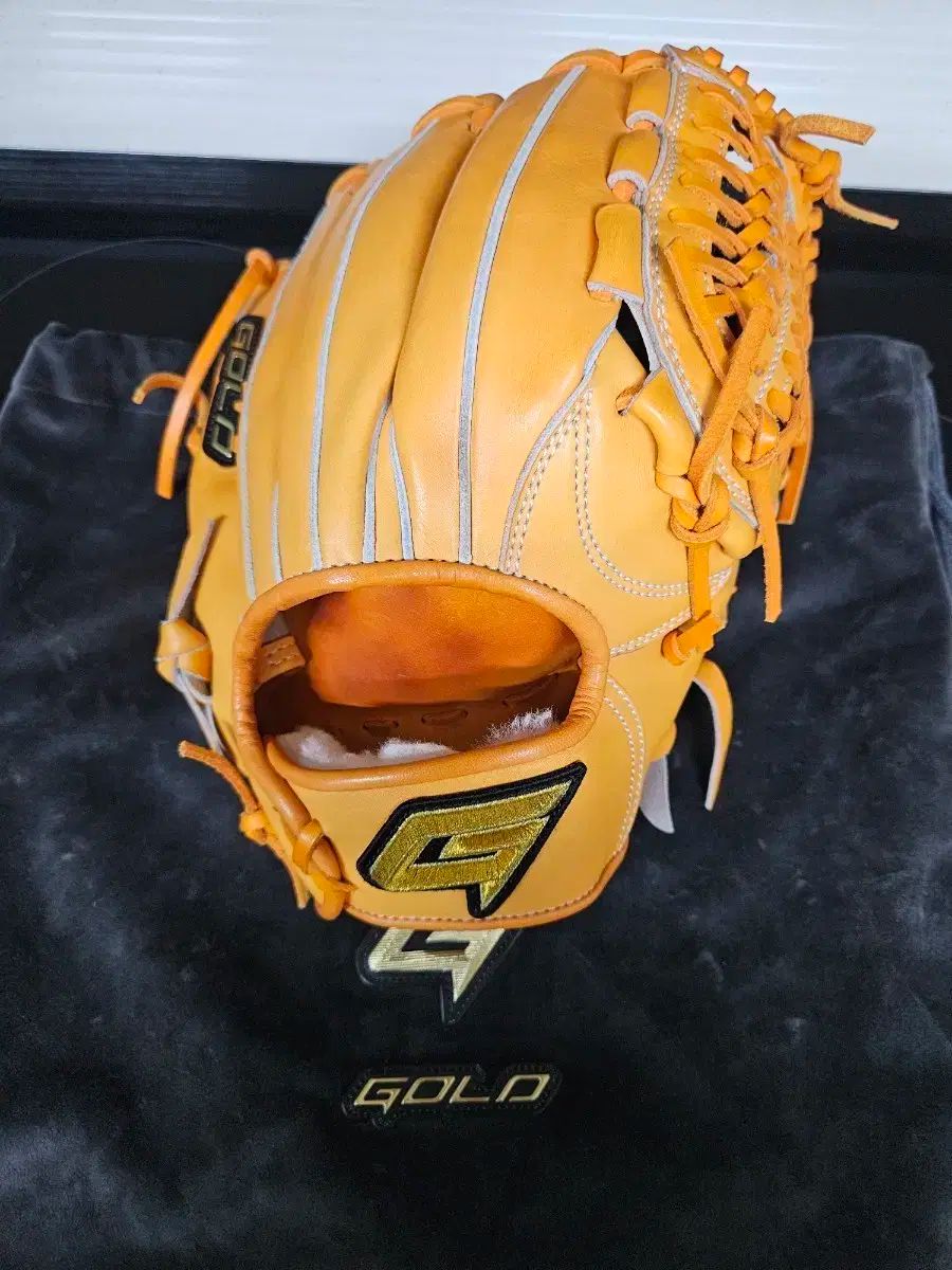 ゴールドグローブ アン チホン モデル